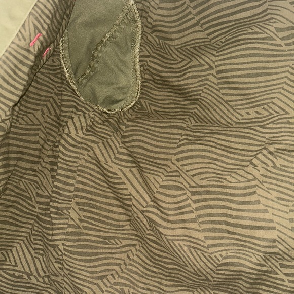 ZARA army jacket w/ patches so trendy & cute! Check out video for details! 9/10 - Picture 8 of 9